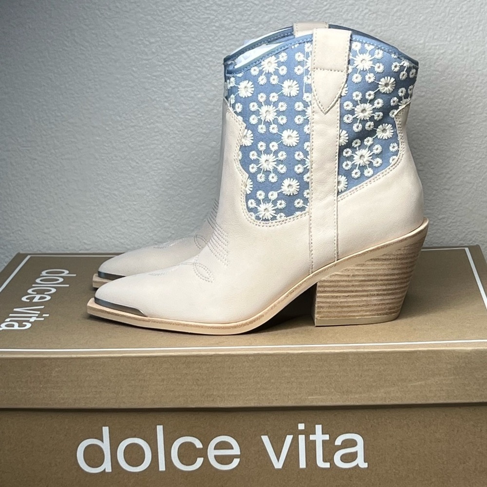 Dolce Vita Blue Floral Western Cowboy Boots NWT Size 7.5 - Picture 2 of 5